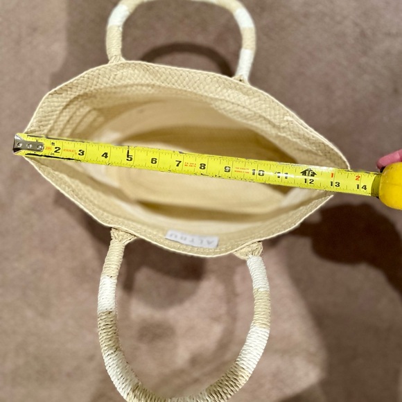 ALTRU weaved straw tote - Picture 5 of 7